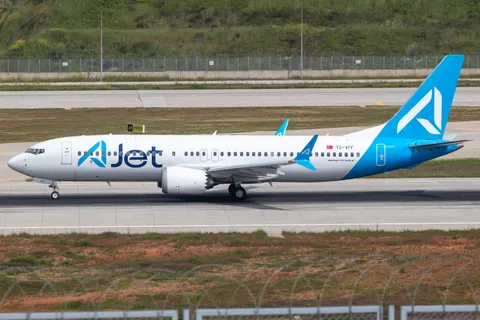 TC-VFF · Boeing 737 MAX 8 · LTFJ