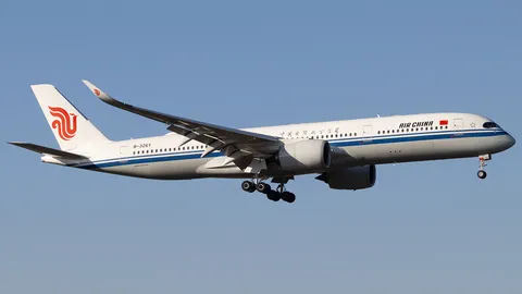 B-326Y · Airbus A350-941 · EGLL