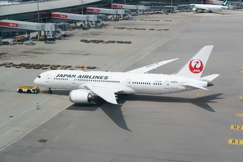 JA821J · Boeing 787-8 Dreamliner · VHHH
