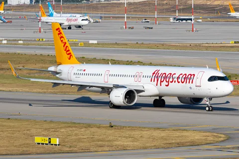 TC-RFU · Airbus A321-251NX · LTFJ