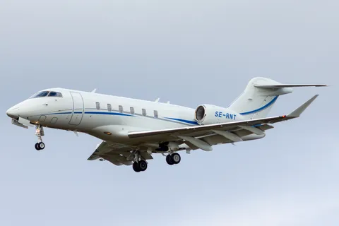 SE-RNT · Bombardier Challenger 350 · ESGG