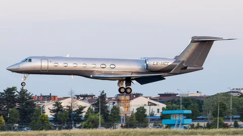 LX-MCE · Gulfstream G550 · LTBA