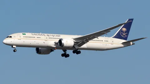 HZ-AR12 · Boeing 787-9 Dreamliner · EGLL