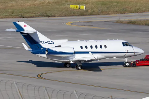 TC-CLG · Hawker Beechcraft 900XP · LTFJ