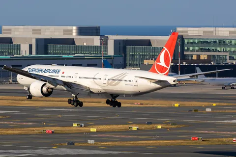 TC-LJA · Boeing 777-3F2(ER) · LTFM