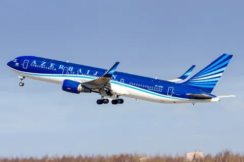 4K-AZ82 · Boeing 767-32L(ER) · ULLI