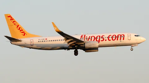 TC-CRE · Boeing 737-82R · LTFJ