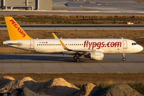 TC-DCM · Airbus A320-214 · LTFJ