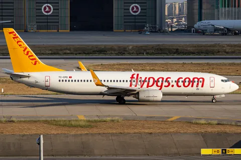 TC-CPD · Boeing 737-82R · LTFJ