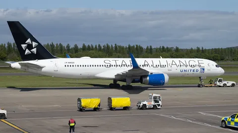 N14120 · Boeing 752-224 · EGPH