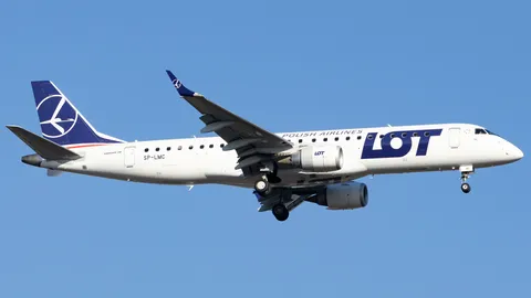 SP-LMC · Embraer E195LR · LTFM