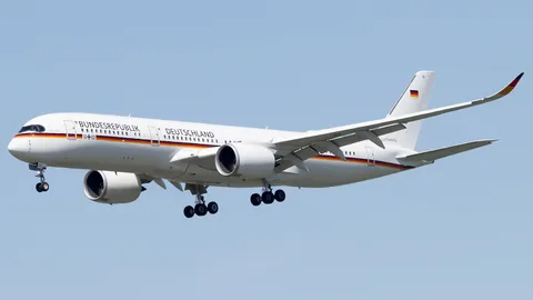 10-02 · Airbus A350-941CJ · LTFM