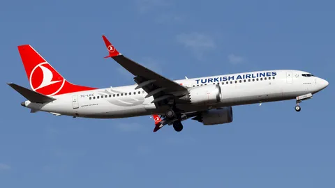 TC-LCC · Boeing 737 MAX 8 · LTFM