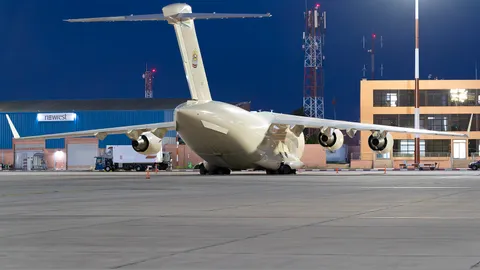 1227 · Boeing C-17A Globemaster III · GMMN