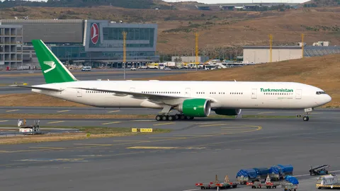 EZ-A781 · Boeing 777-368(ER) · LTFM