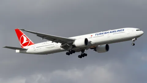 TC-LKB · Boeing 777-36N(ER) · LTFM