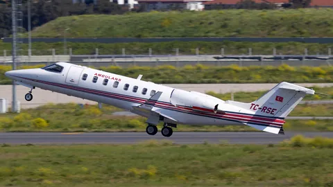 TC-RSE · Bombardier Learjet 45 · LTBA