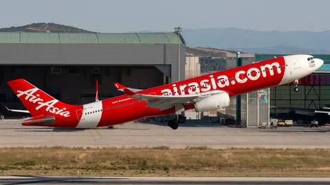 9M-XXW · Airbus A330-343 · LTFJ