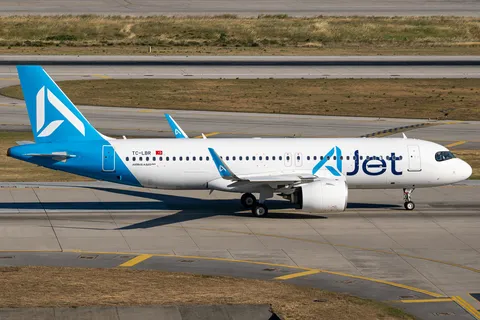 TC-LBR · Airbus A320-271N · LTFJ
