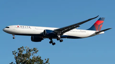 N405DX · Airbus A330-941 · EGLL