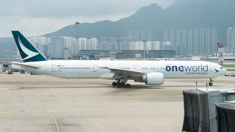 B-KQL · Boeing 777-367(ER) · VHHH