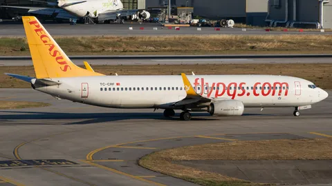 TC-CRF · Boeing 737-82R · LTFJ