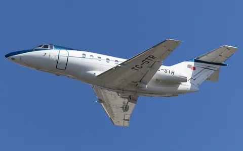 TC-STR · Hawker 800XP · LTBA