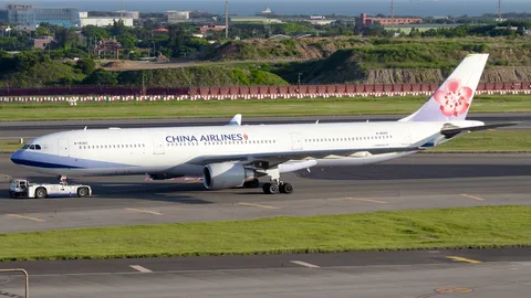 B-18360 · Airbus A330-302 · RCTP