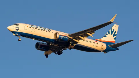TC-SLE · Boeing 737 MAX 8 · LTBJ