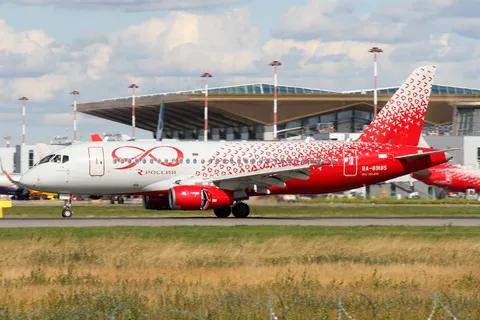 RA-89185 · Sukhoi SSJ-100-95B · ULLI