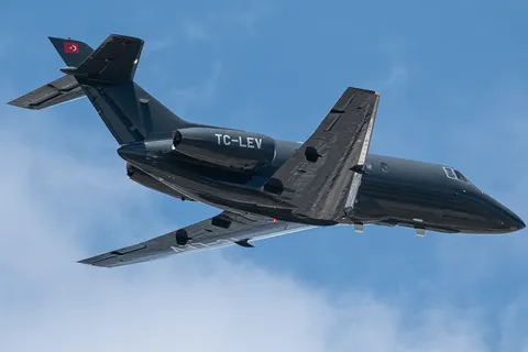 TC-LEV · Hawker Raytheon Hawker 800XP · LTAI