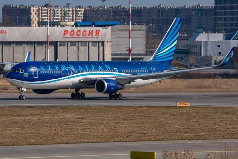 4K-AZ82 · Boeing 767-32L(ER) · ULLI